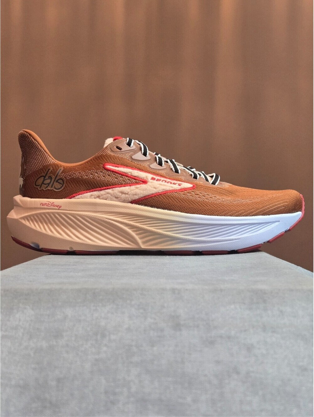 Brooks x runDisney Ghost 17 Chip 'n Dale (1205411B248) Women's 8.5 BRAND NEW